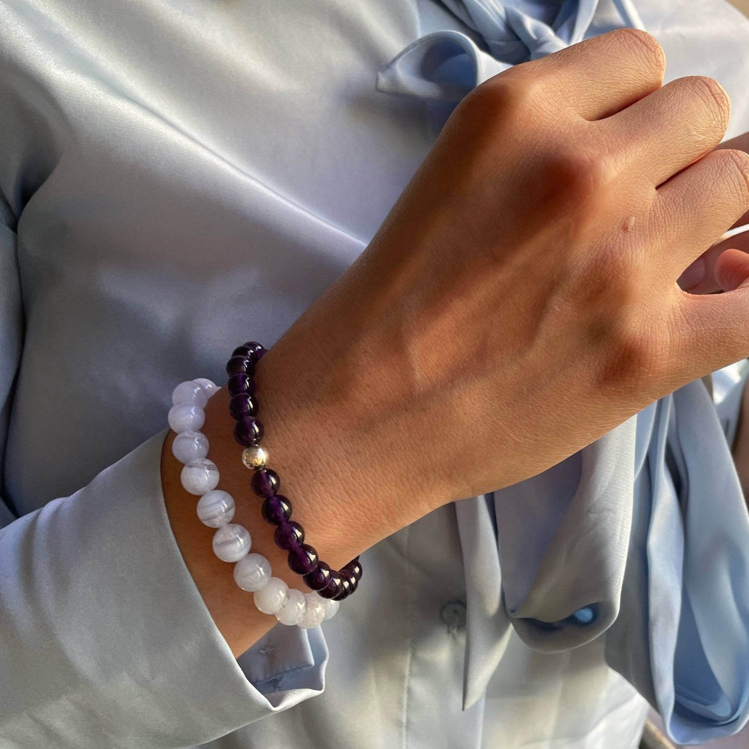 Håndlavet ametyst krystalarmbånd - visuelt billede